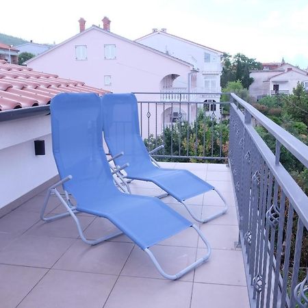 Apartmani Mojca Selce Exterior photo